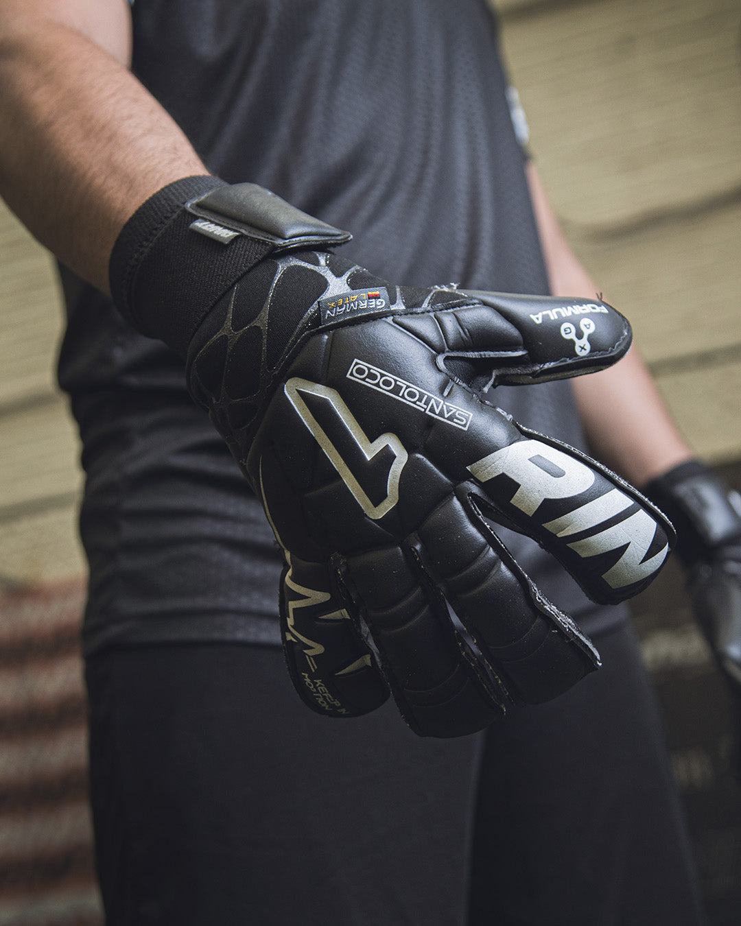 Rinat SantoLoco PRO Soccer Goalkeeper Glove