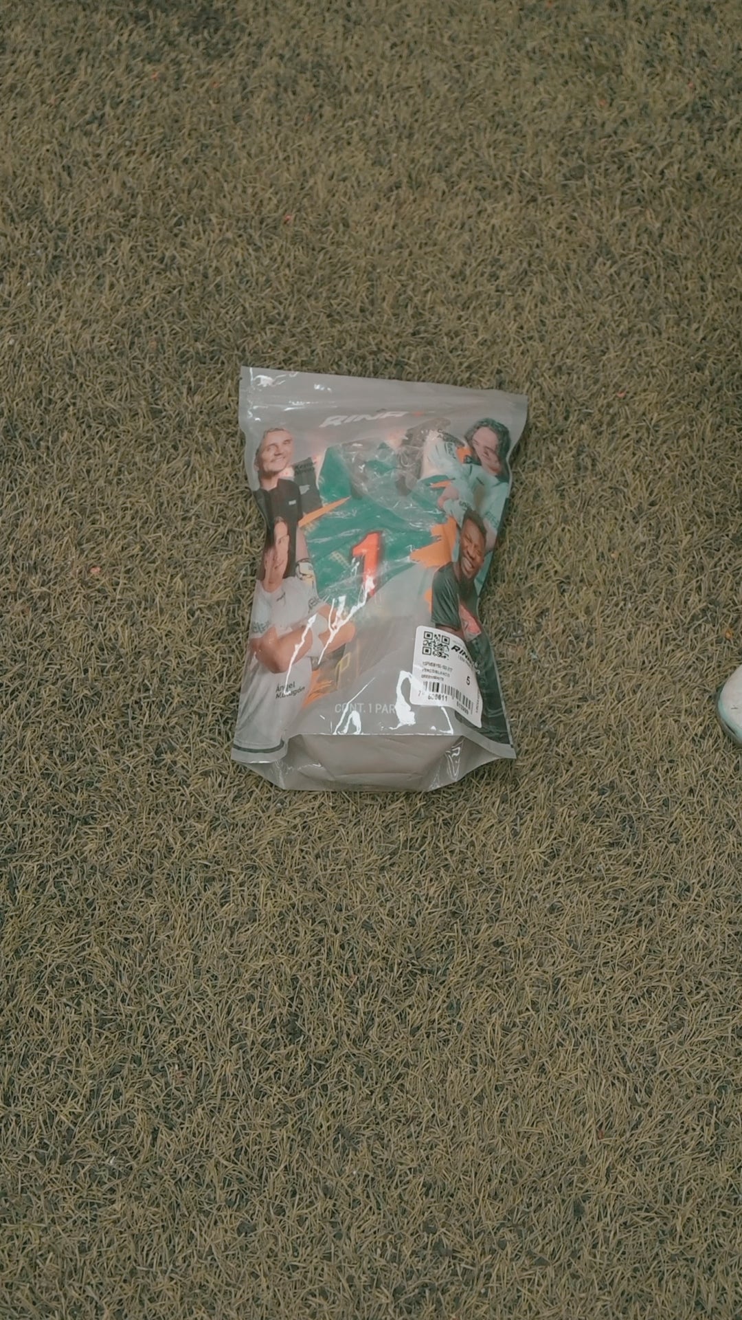 Rinat Fiera Turf-Training Goalkeeper Glove New!